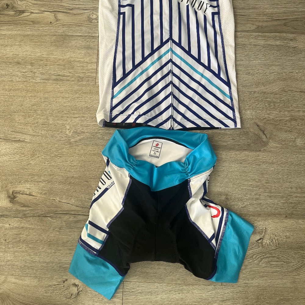 Hincapie cycling Jersey and shorts size M